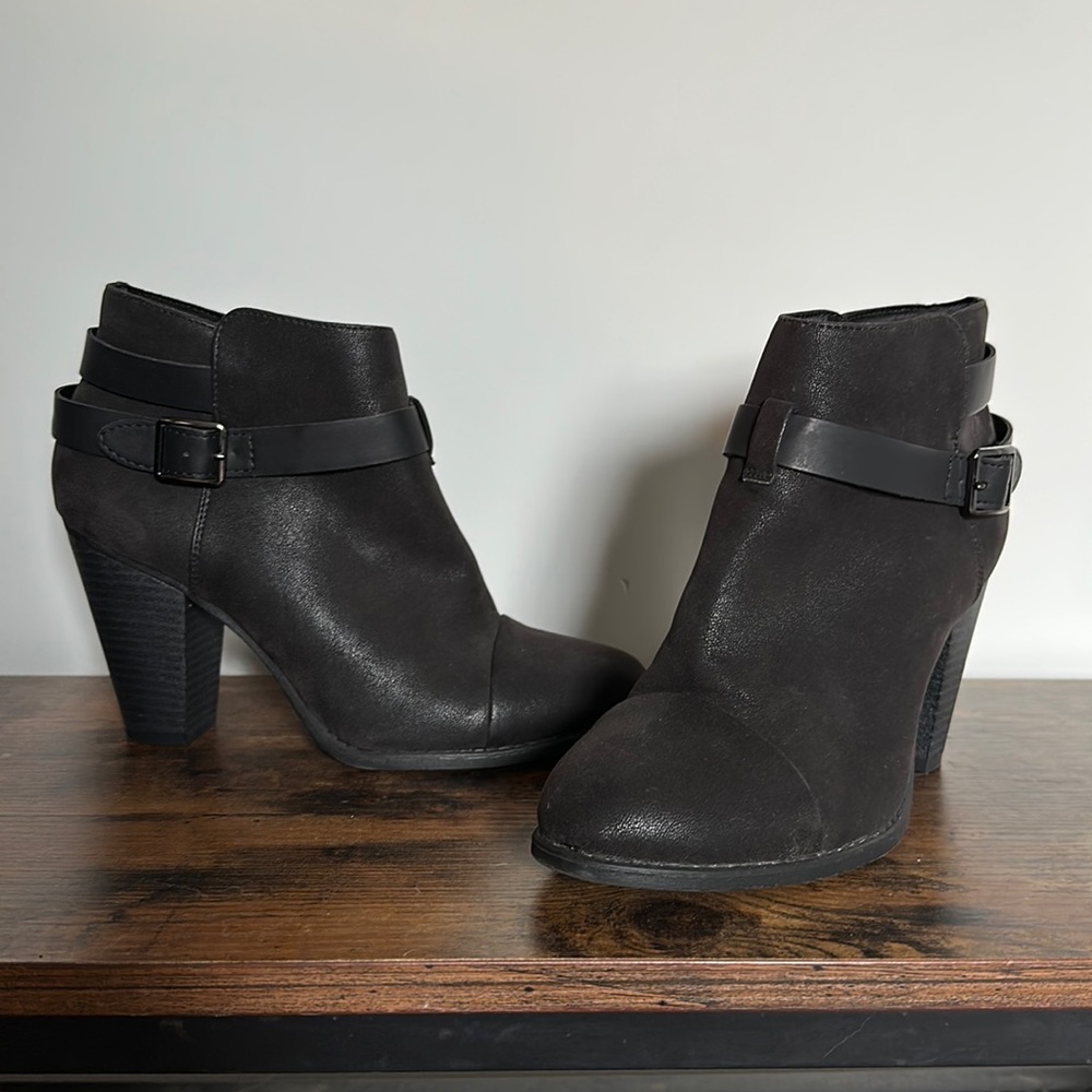 NEW Lauren Conrad Farren Black Heeled Ankle Booties